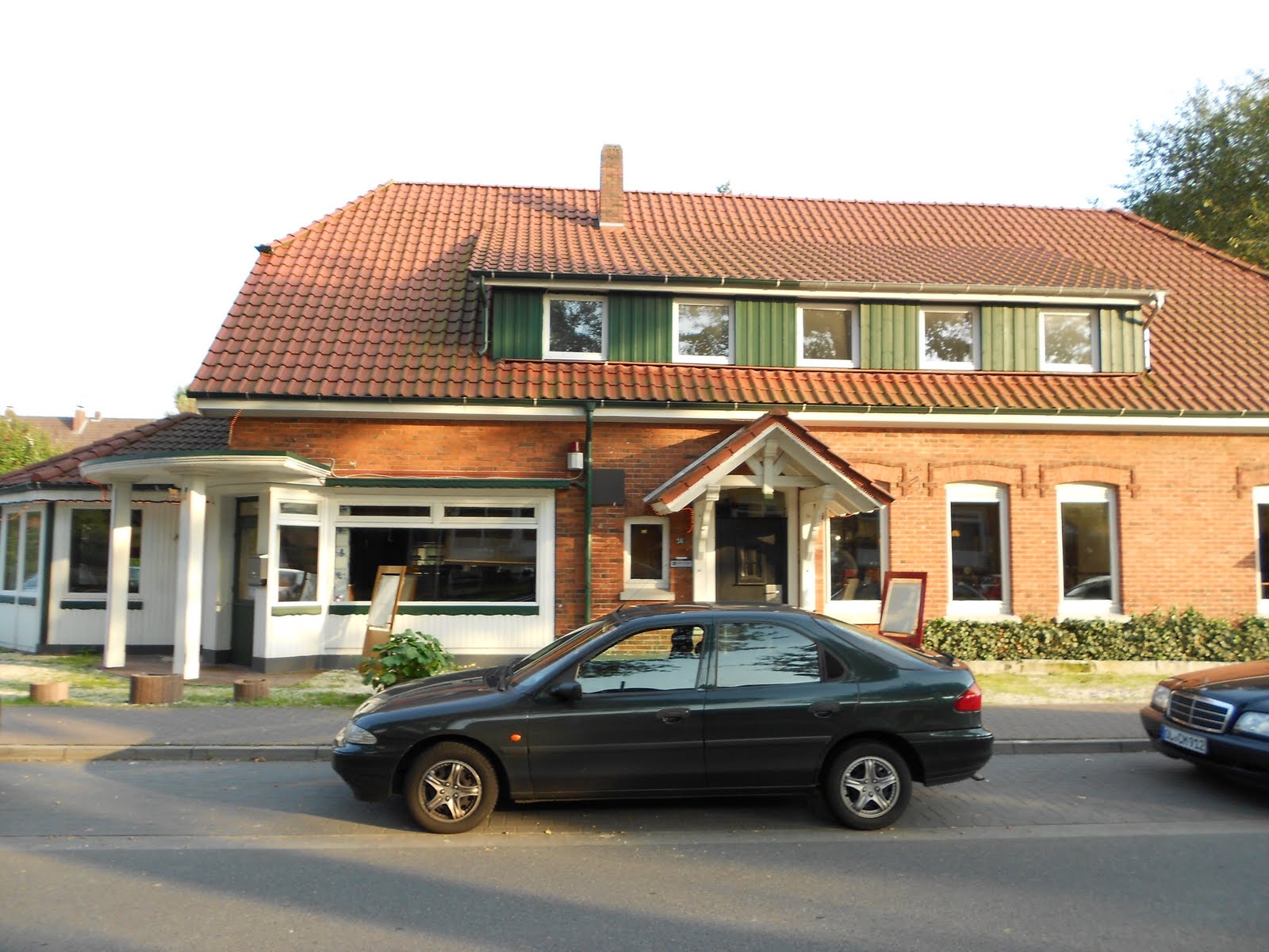 Nearby cafe/bar we never go to